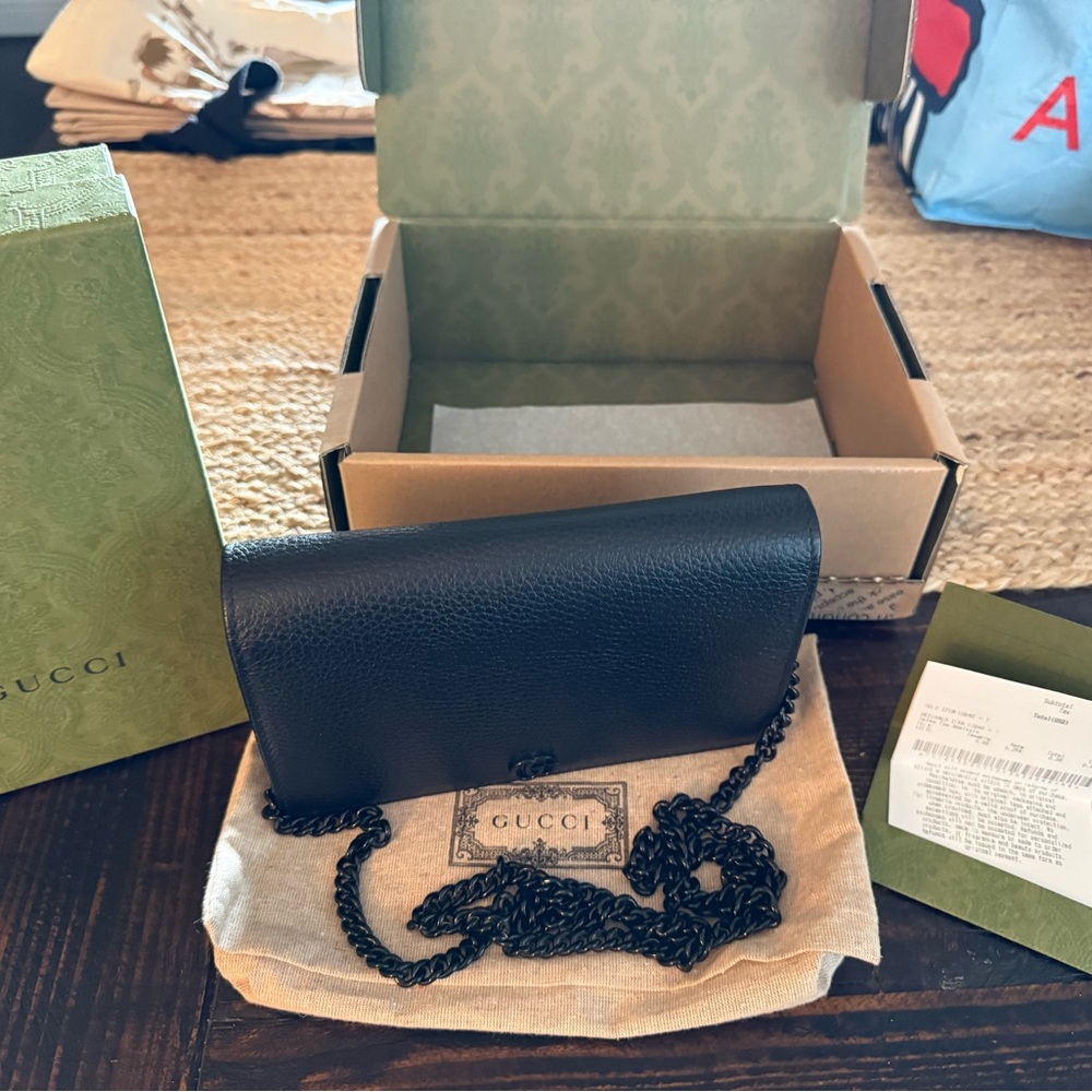 Authentic Gucci GG Marmont Cassandra Crossbody black on black - new!